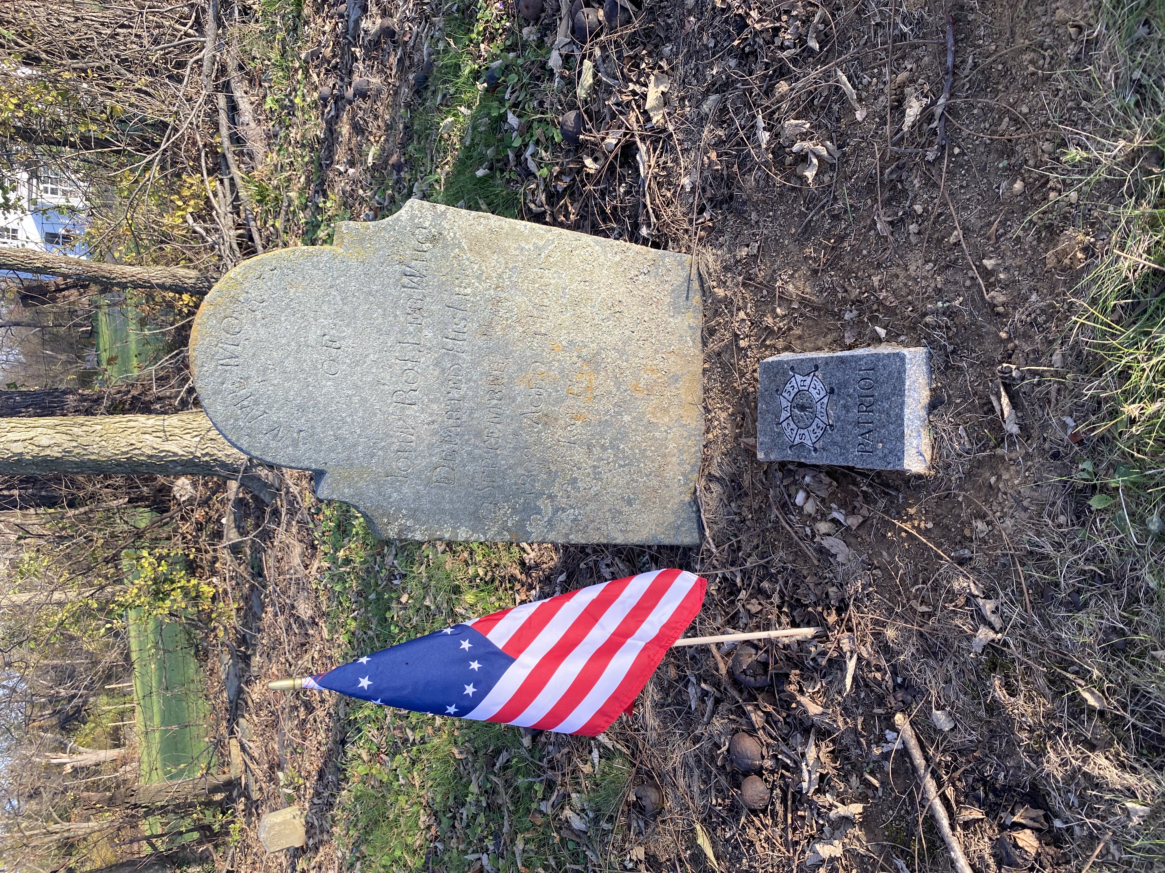Gravestone  of Patriot with SAR marker
