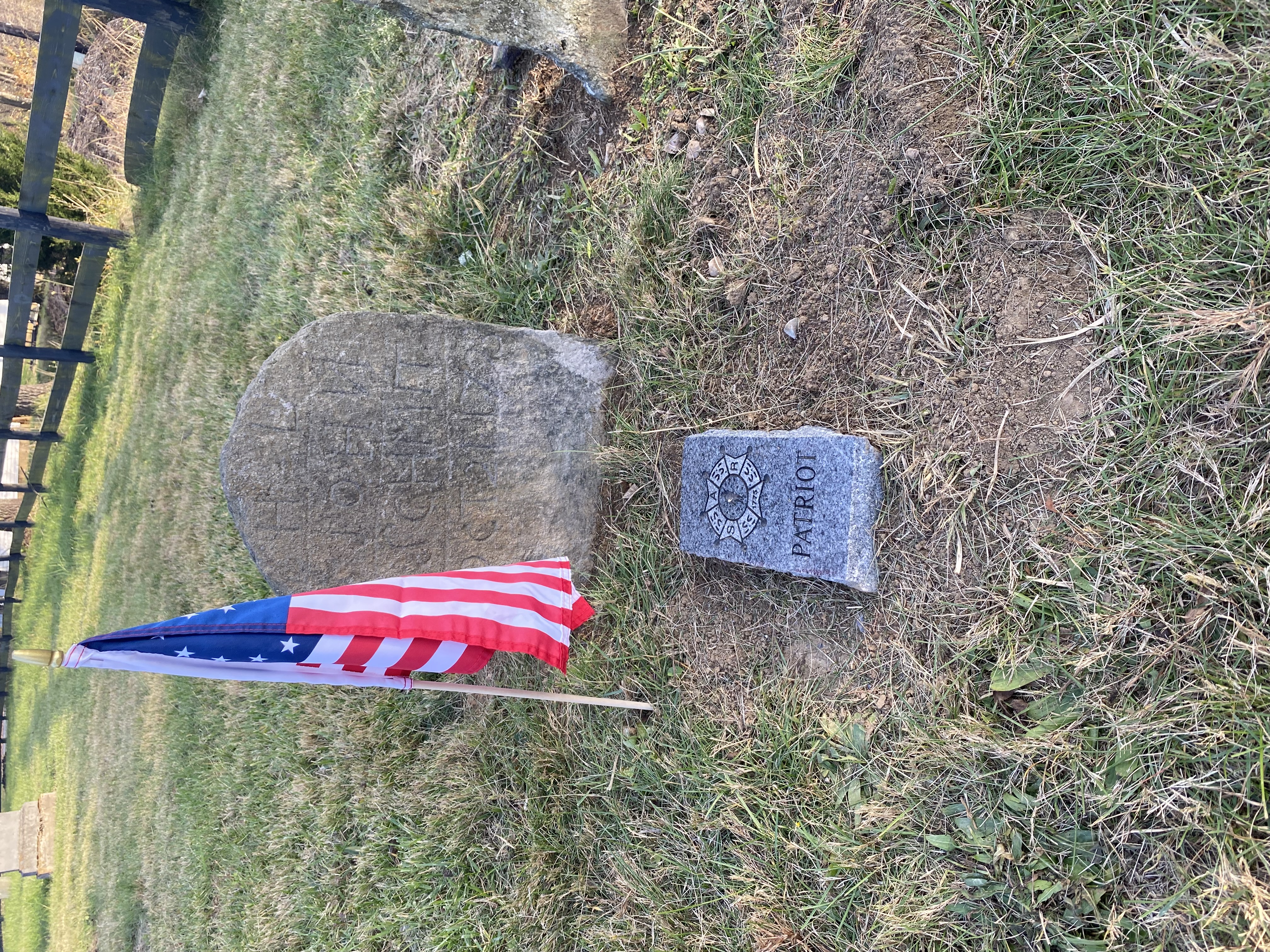 Gravestone  of Patriot with SAR marker