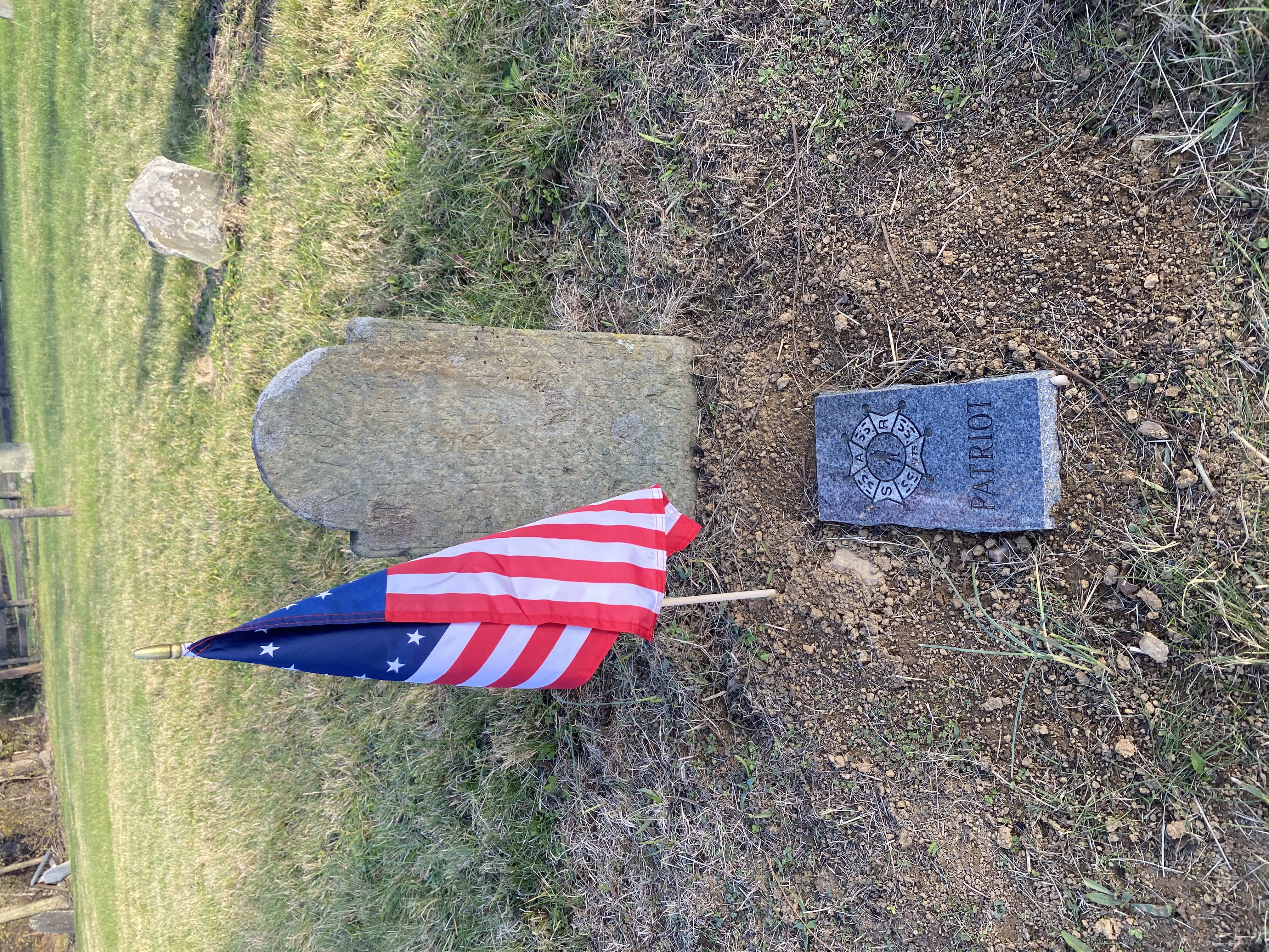 Gravestone  of Patriot with SAR marker